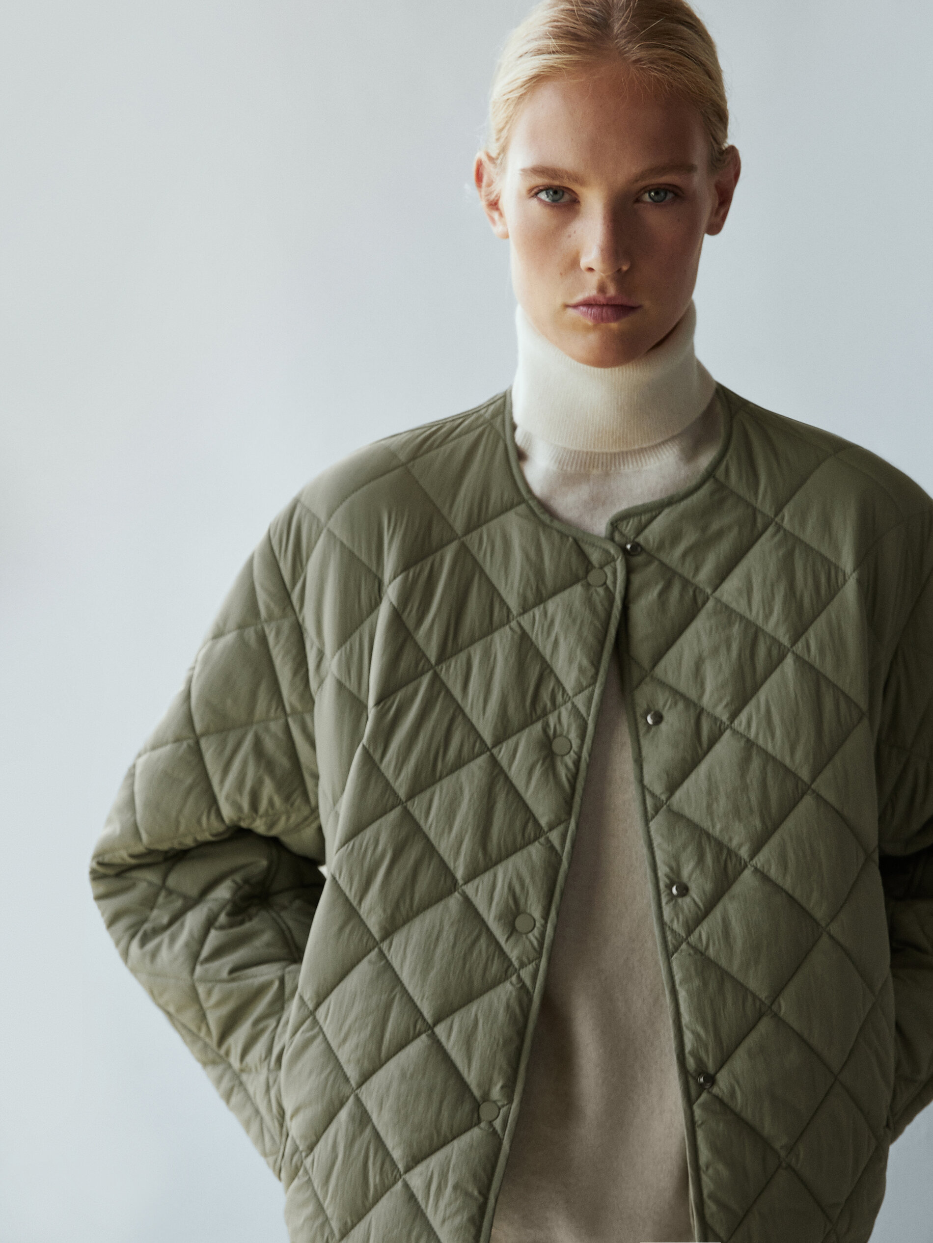 Short quilted jacket - Women - Massimo 