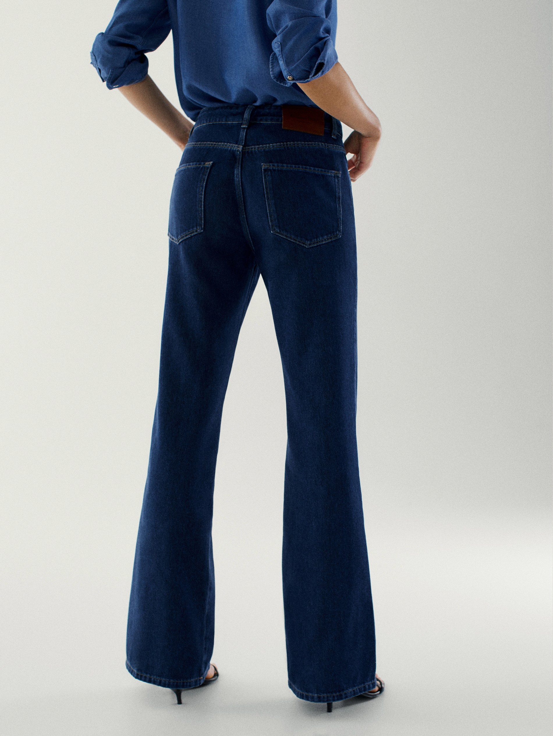 relaxed wide leg jeans