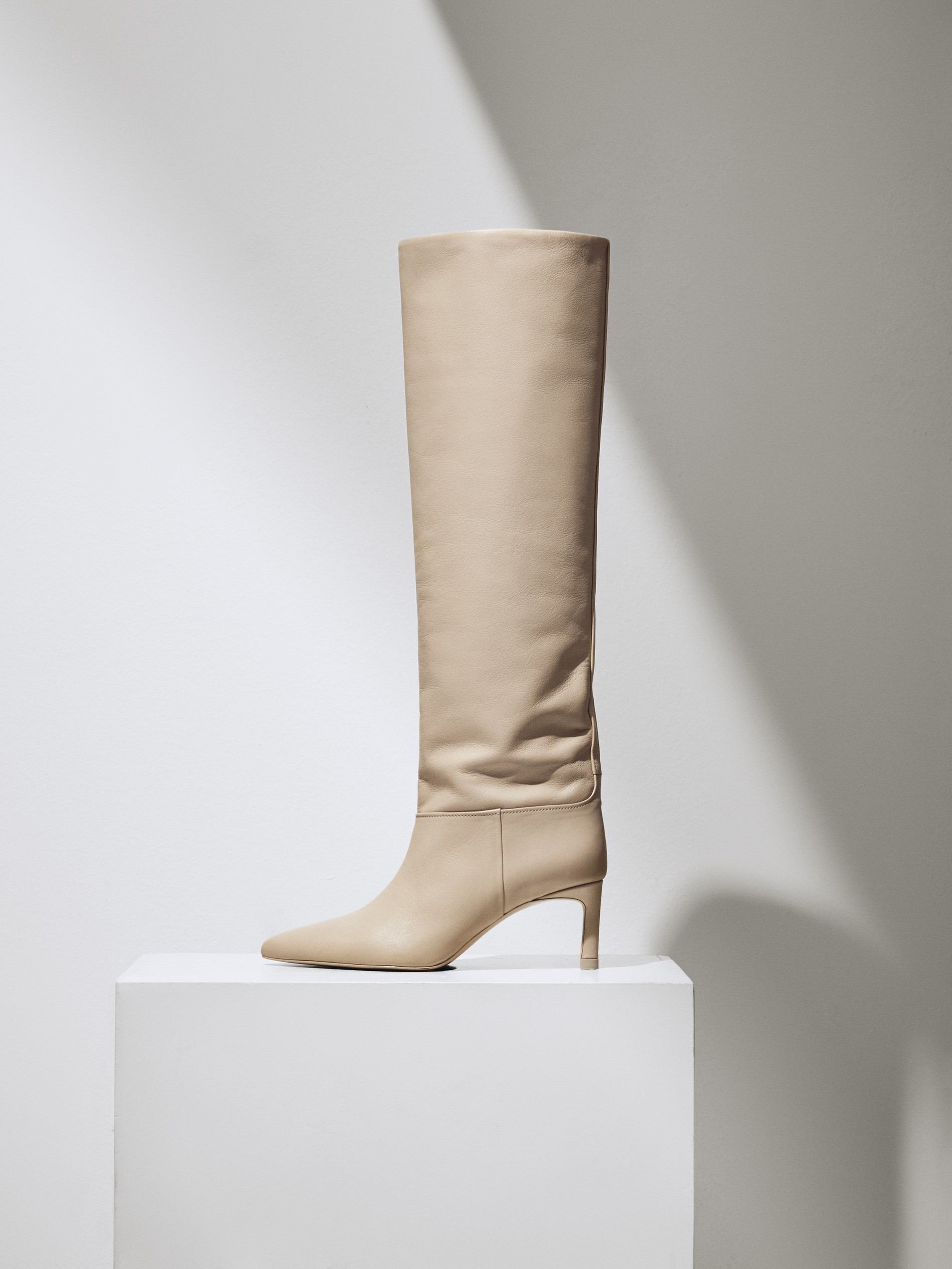 LIMITED EDITION cream high-heel leather 