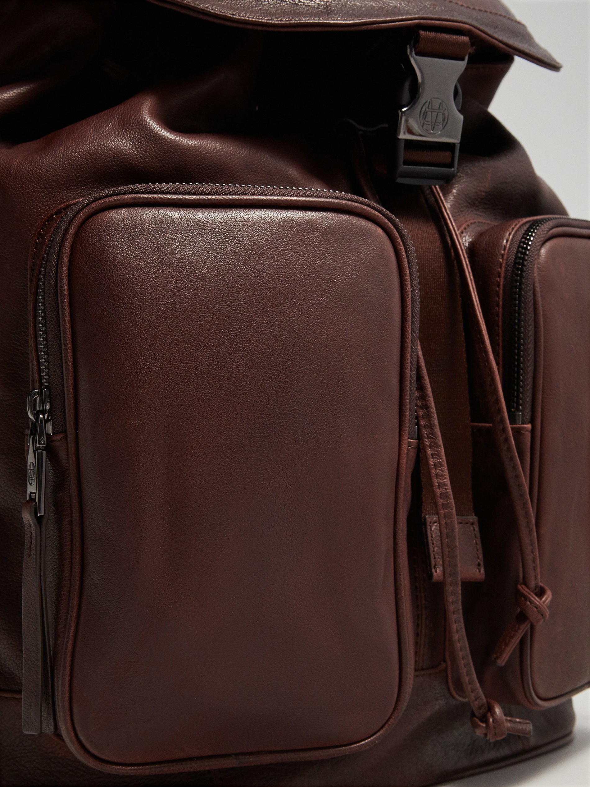 massimo dutti backpack leather