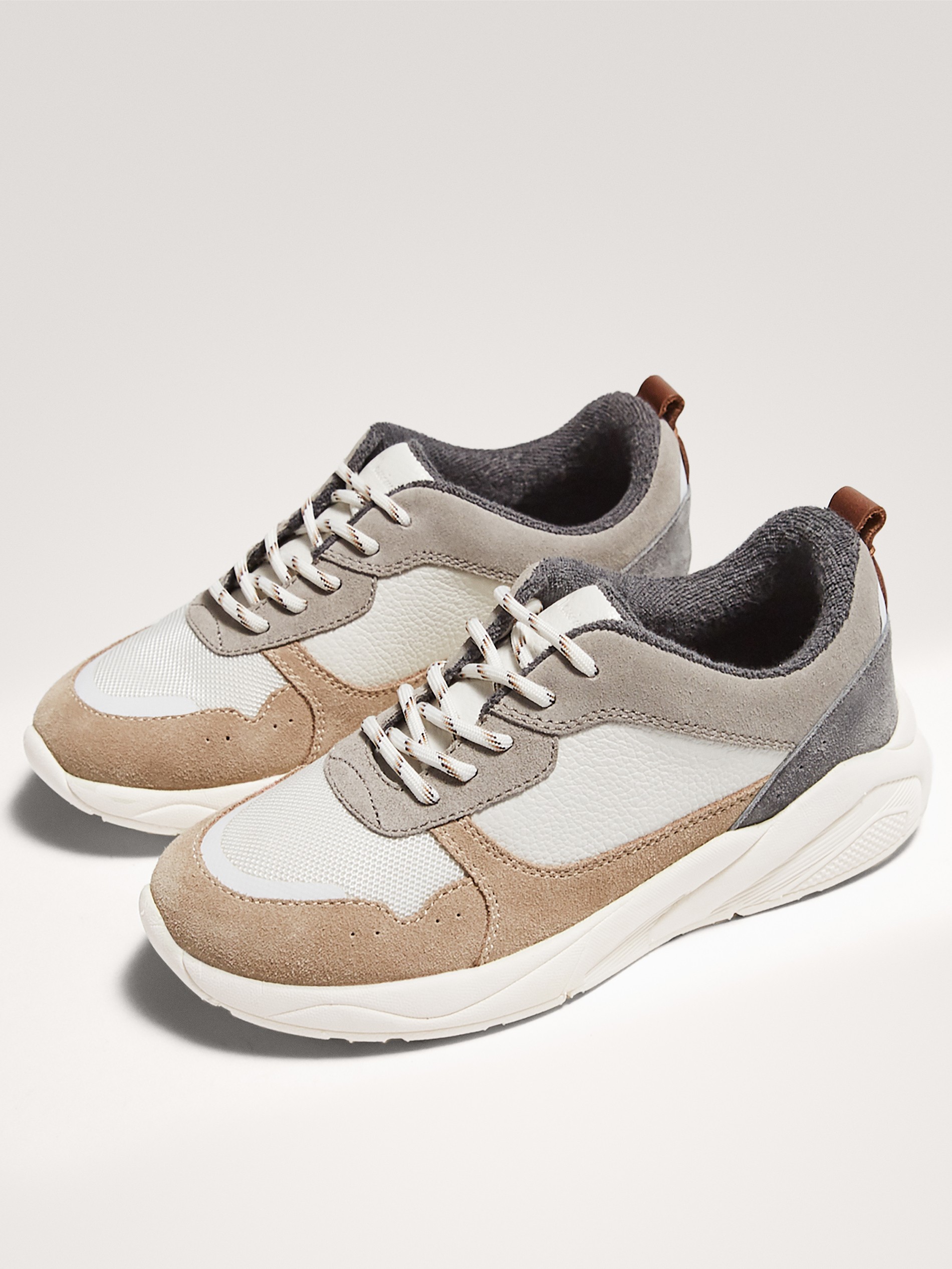 neutral trainers