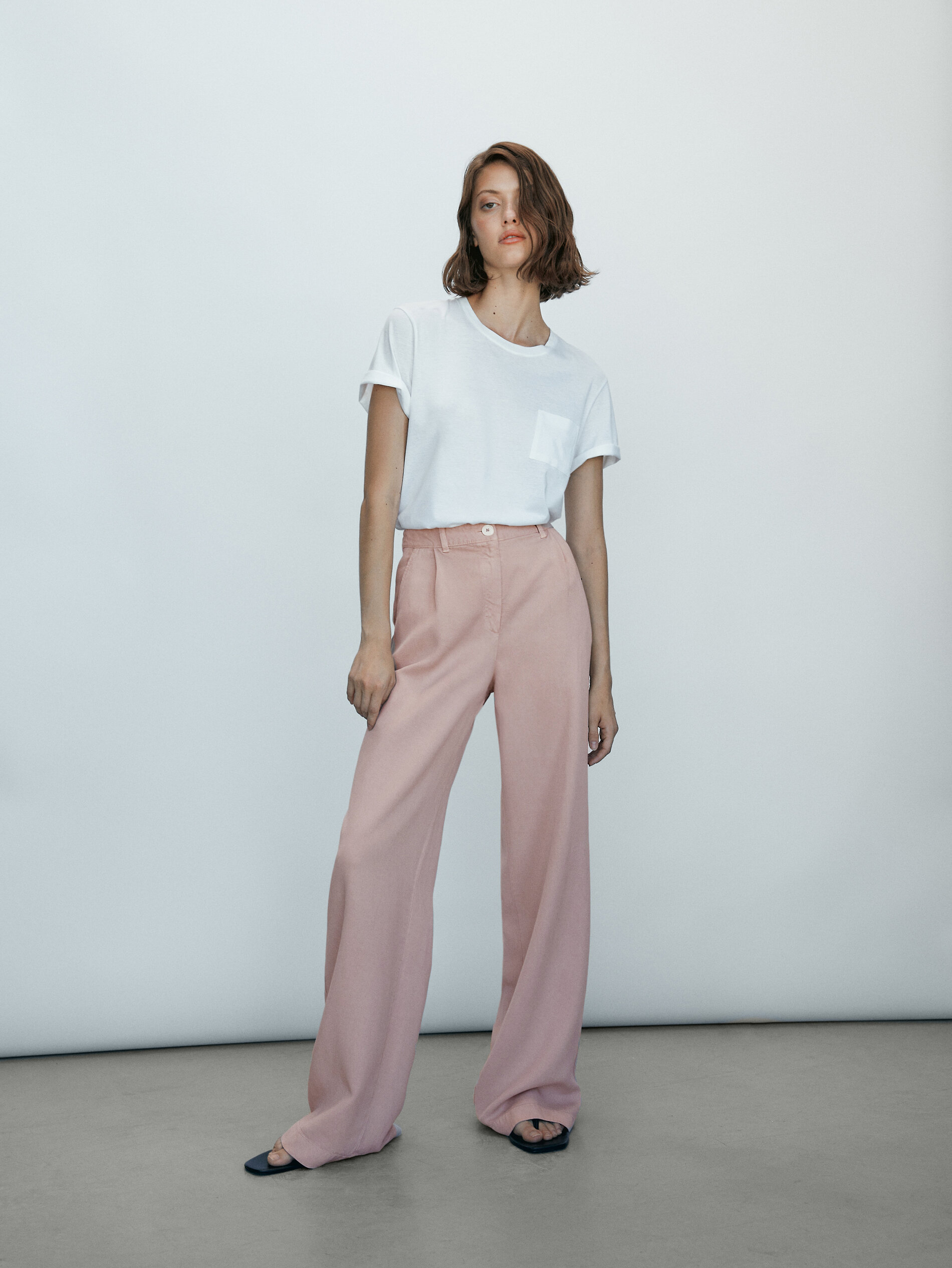 Loose-fitting lyocell and linen 