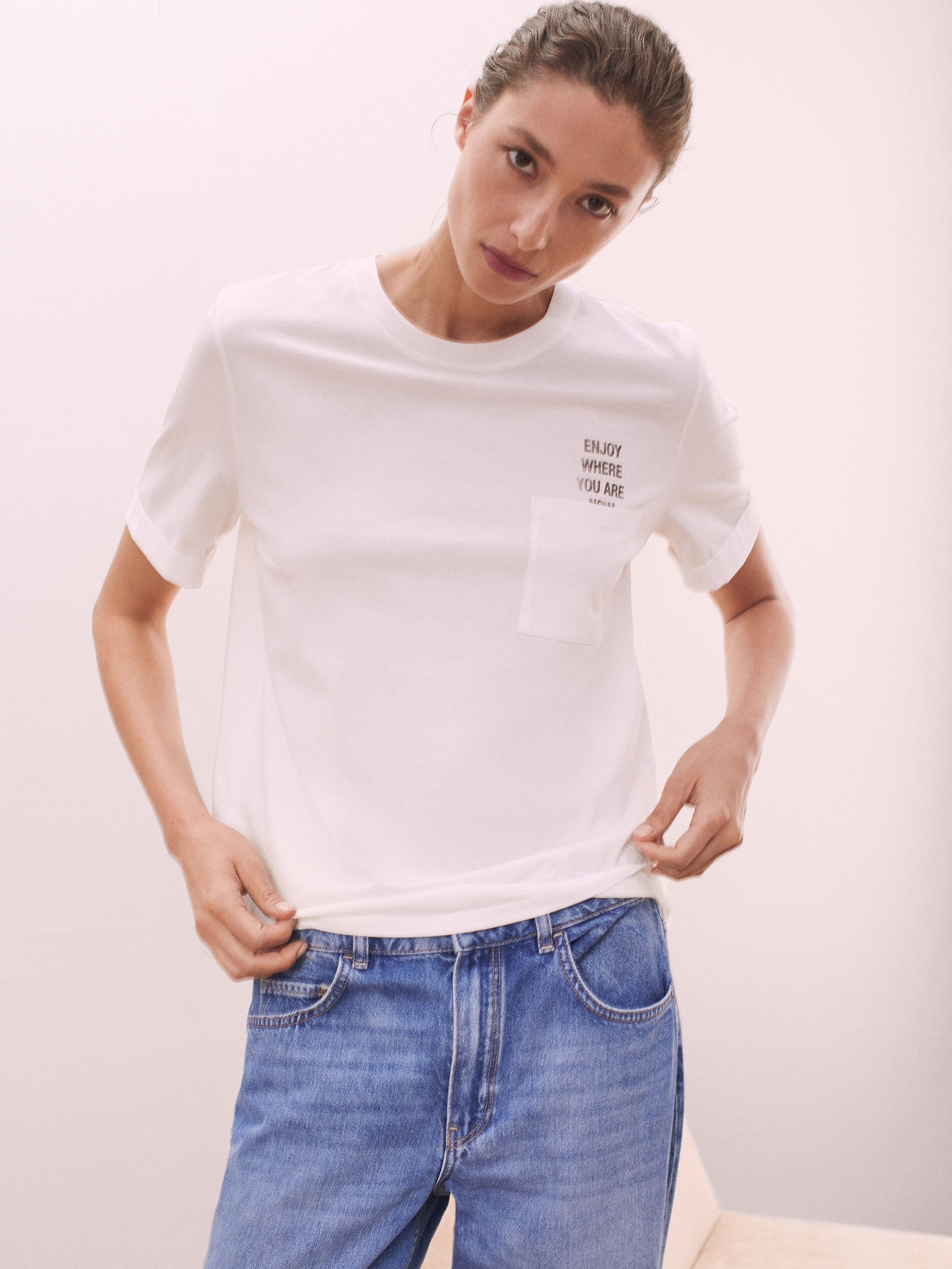 Short sleeve T-shirt with slogan and 