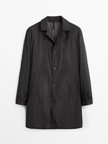 黑色绗缝科技面料大衣