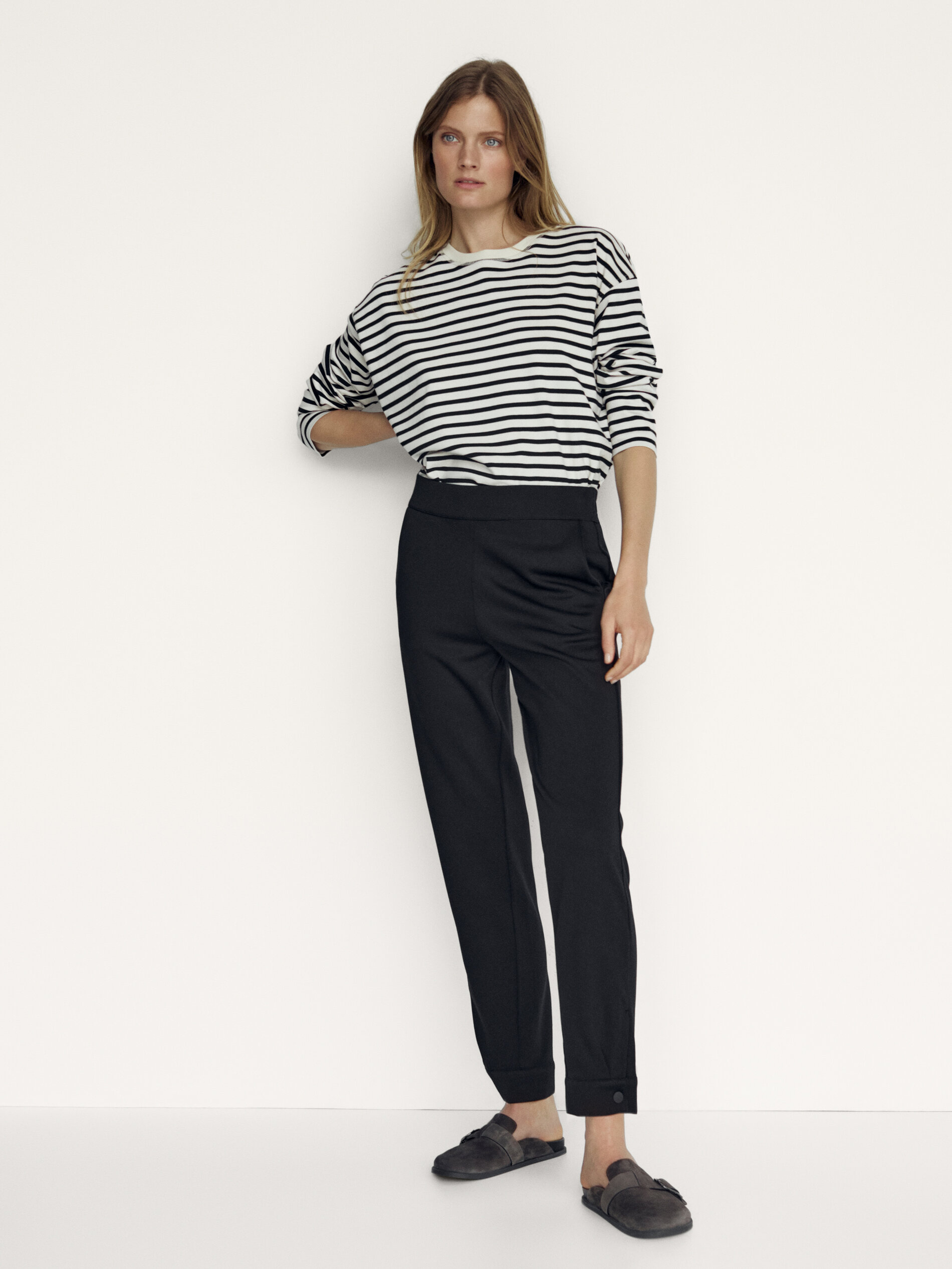 Jogger fit trousers with buttons at the 