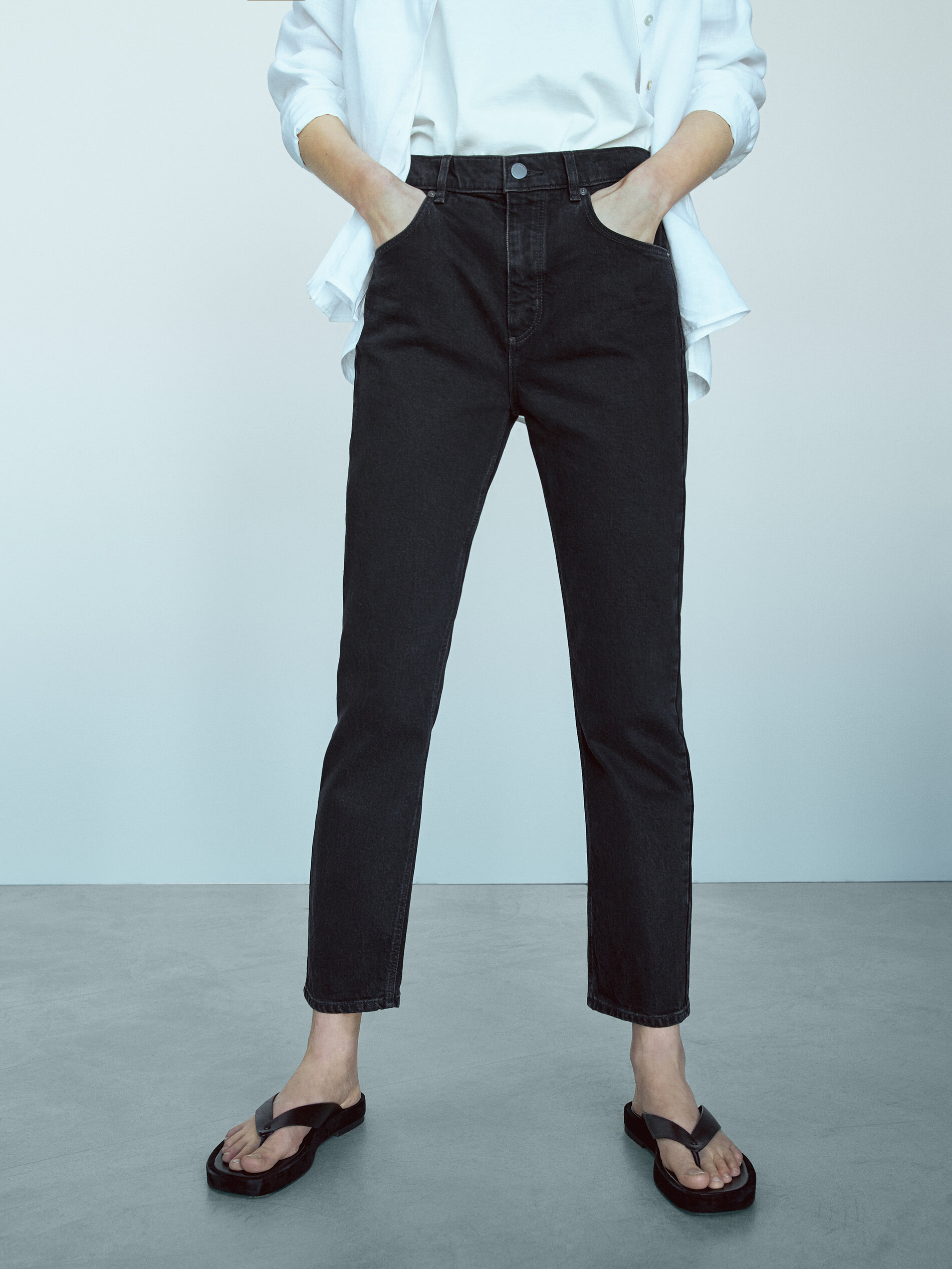 Black high-rise slim fit jeans - null - Massimo Dutti