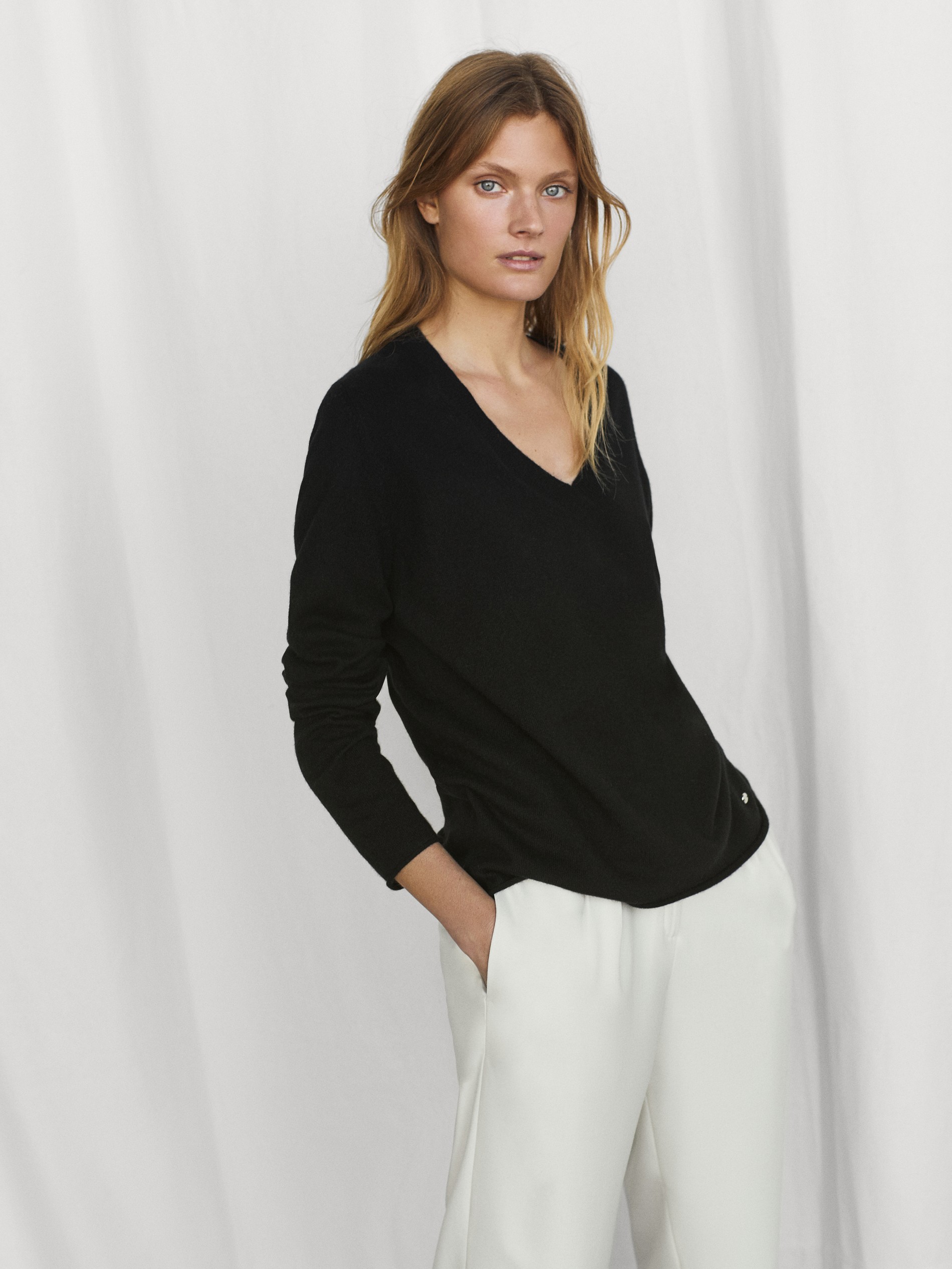 100% cashmere v-neck sweater - null 