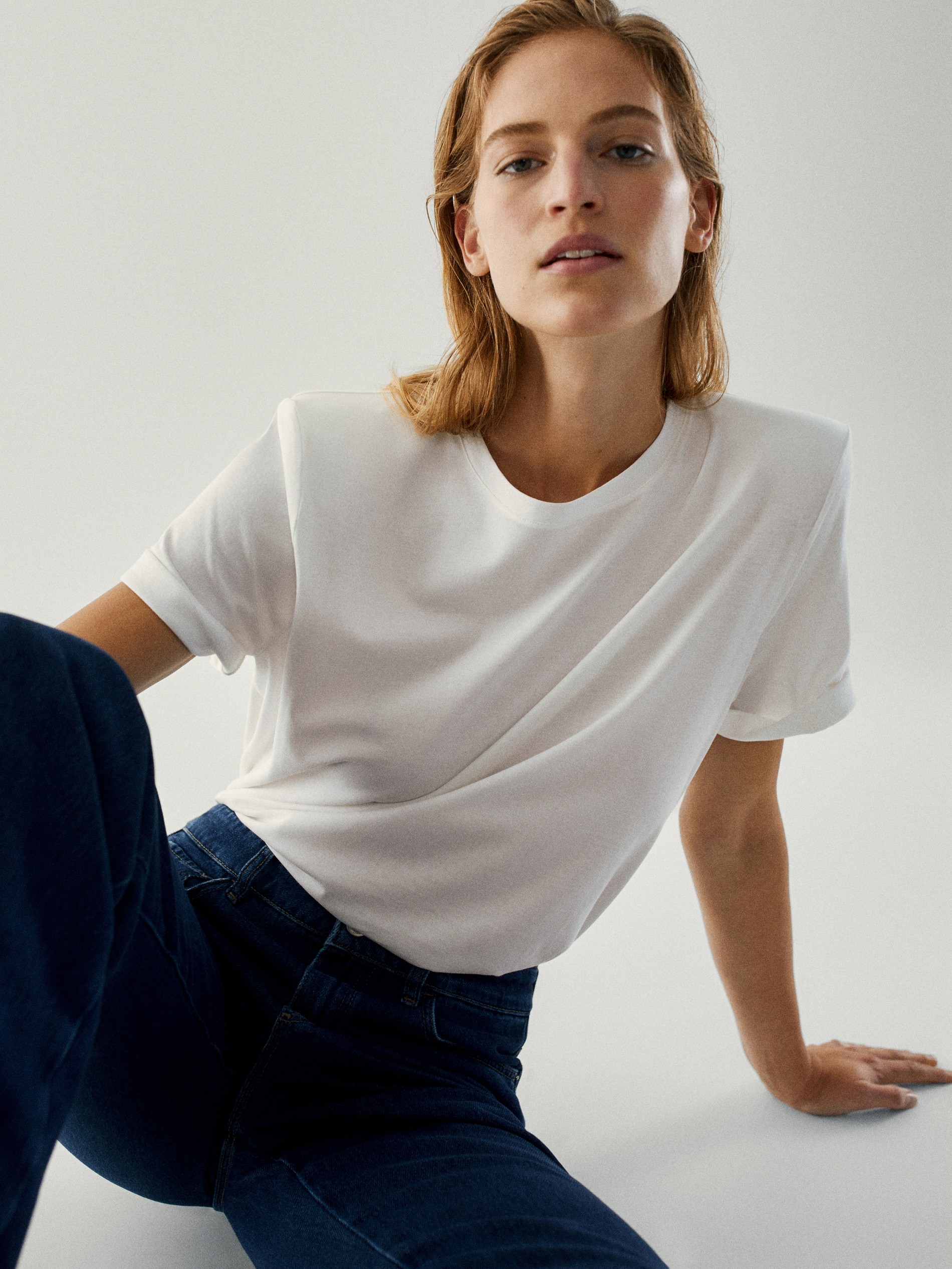 100% cotton T-shirt with shoulder pads 