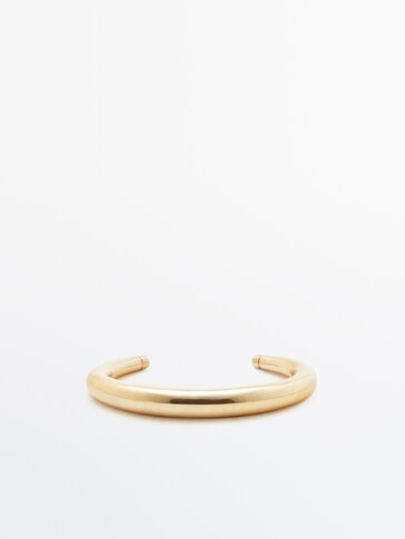 Thick gold-plated arm cuff