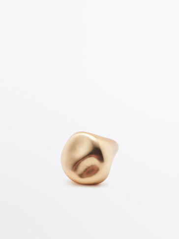 Gold-plated asymmetric gold ring