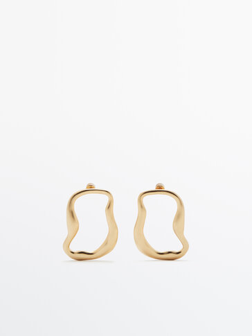 Medium gold-plated wavy earrings