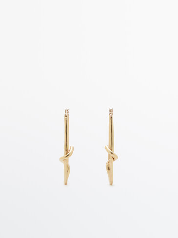 Gold-plated knotted hoop earrings