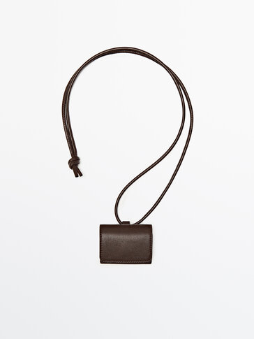 Leather wireless earphone case