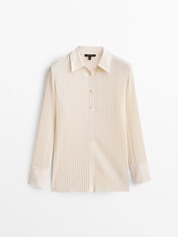 Pleated shirt with buttons