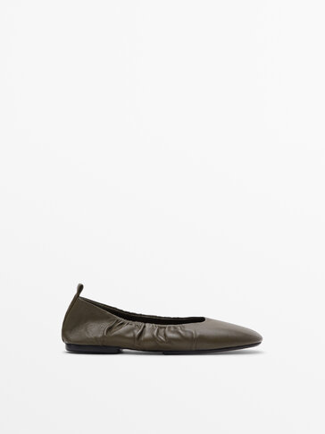 Gathered leather ballet flats