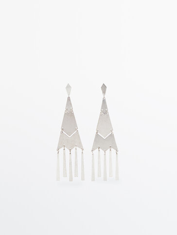 Long earrings with triangular pieces