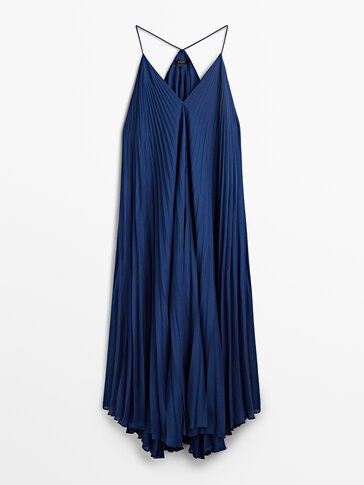 Long pleated dress