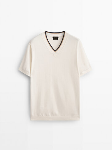 Knit short sleeve T-shirt with V-neck