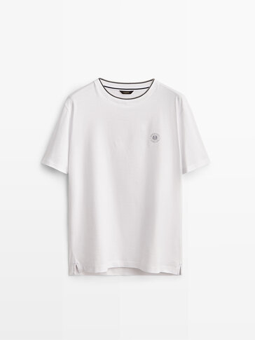 Short sleeve T-shirt with chest detail