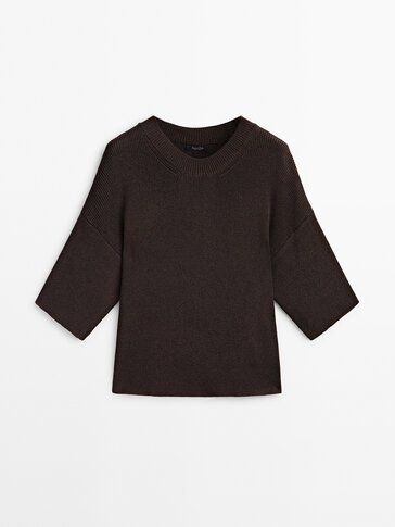 Knit sweater with 3/4 sleeves