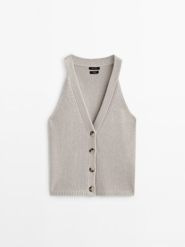 Knit V-neck top with buttons
