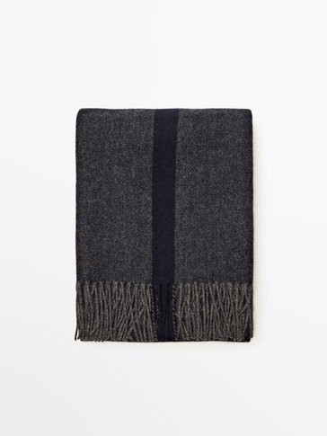 Herringbone scarf with contrast fringing and stripe