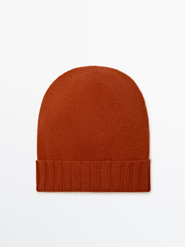 100% cashmere ribbed beanie with turn-up detail