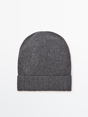 100% cashmere ribbed beanie with turn-up detail