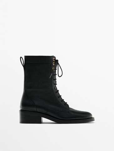 Lace-up flat ankle boots