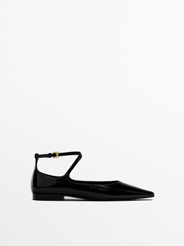 Leather ballet flats with buckled strap