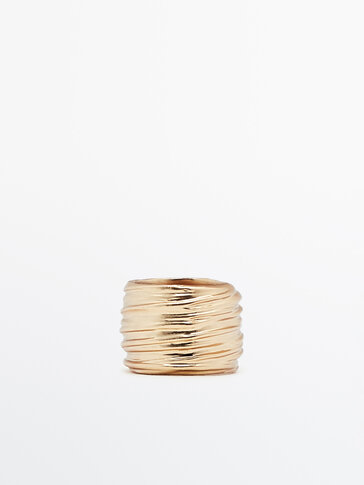 Textured gold-plated ring