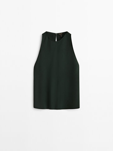Loose-fitting halter neck top