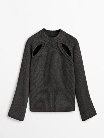 Purl knit sweater with cut-out detail