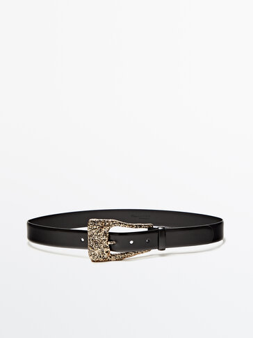 Leather belt with textured buckle