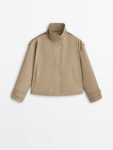 Cropped parka with golden buttons