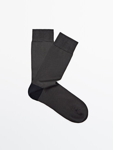Long socks with contrast heel