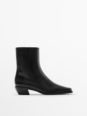 Leather square-toe flat ankle boots
