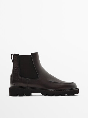 Moc toe Chelsea boots