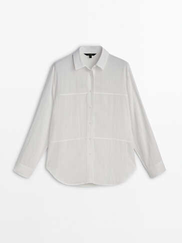 Flowing shirt with seam detail