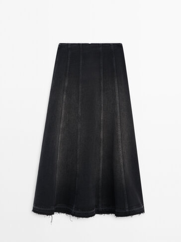 Denim midi skirt with seams and frayed hem
