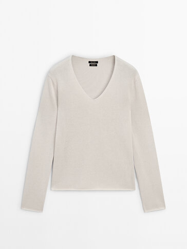 100% cotton V-neck knit sweater