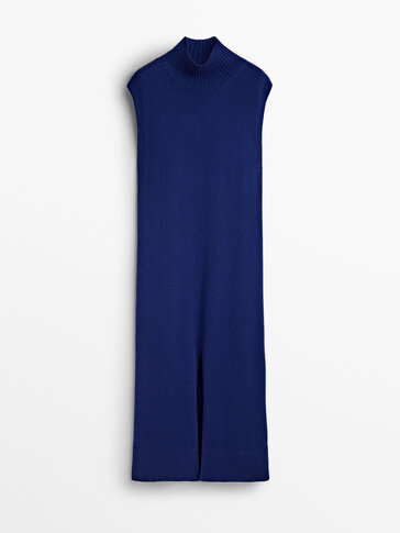 High neck knit dress with opening
