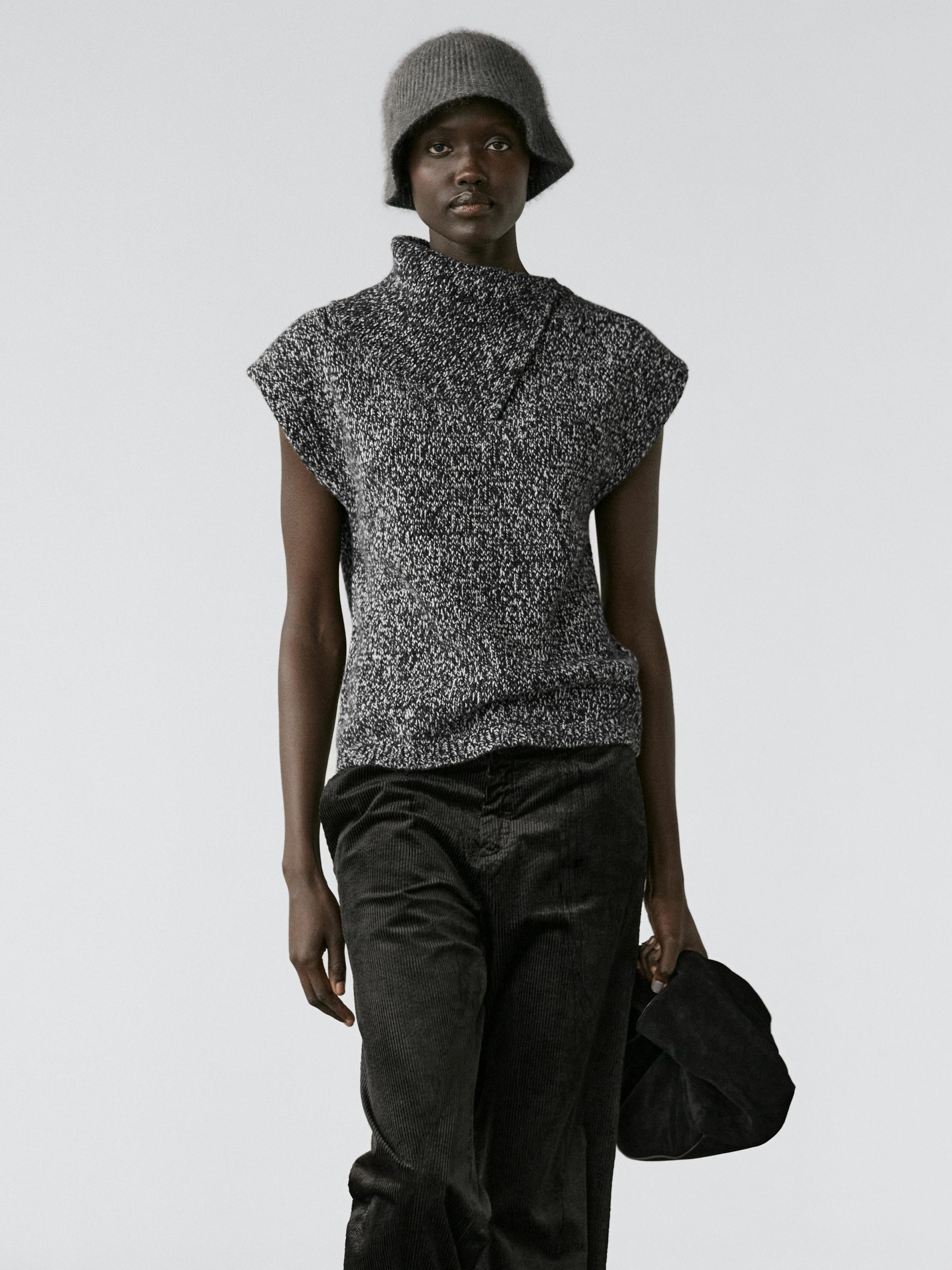 Mouliné knit vest with collar detail