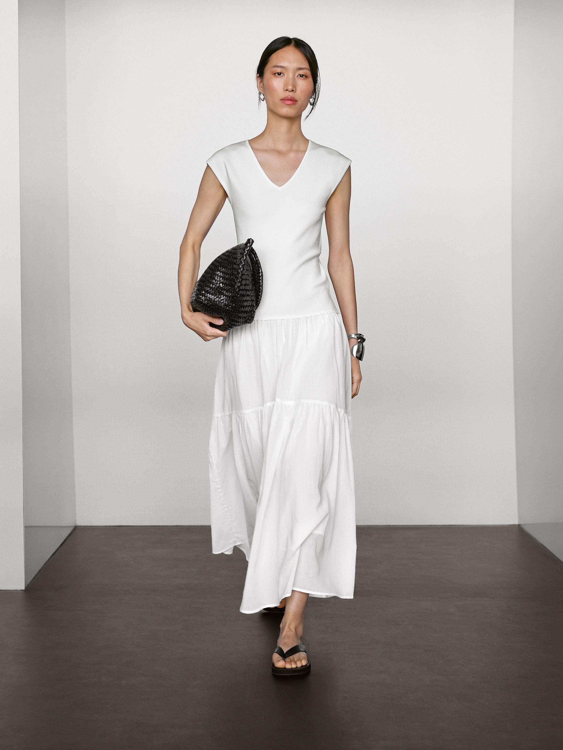 Long contrast V-neck dress