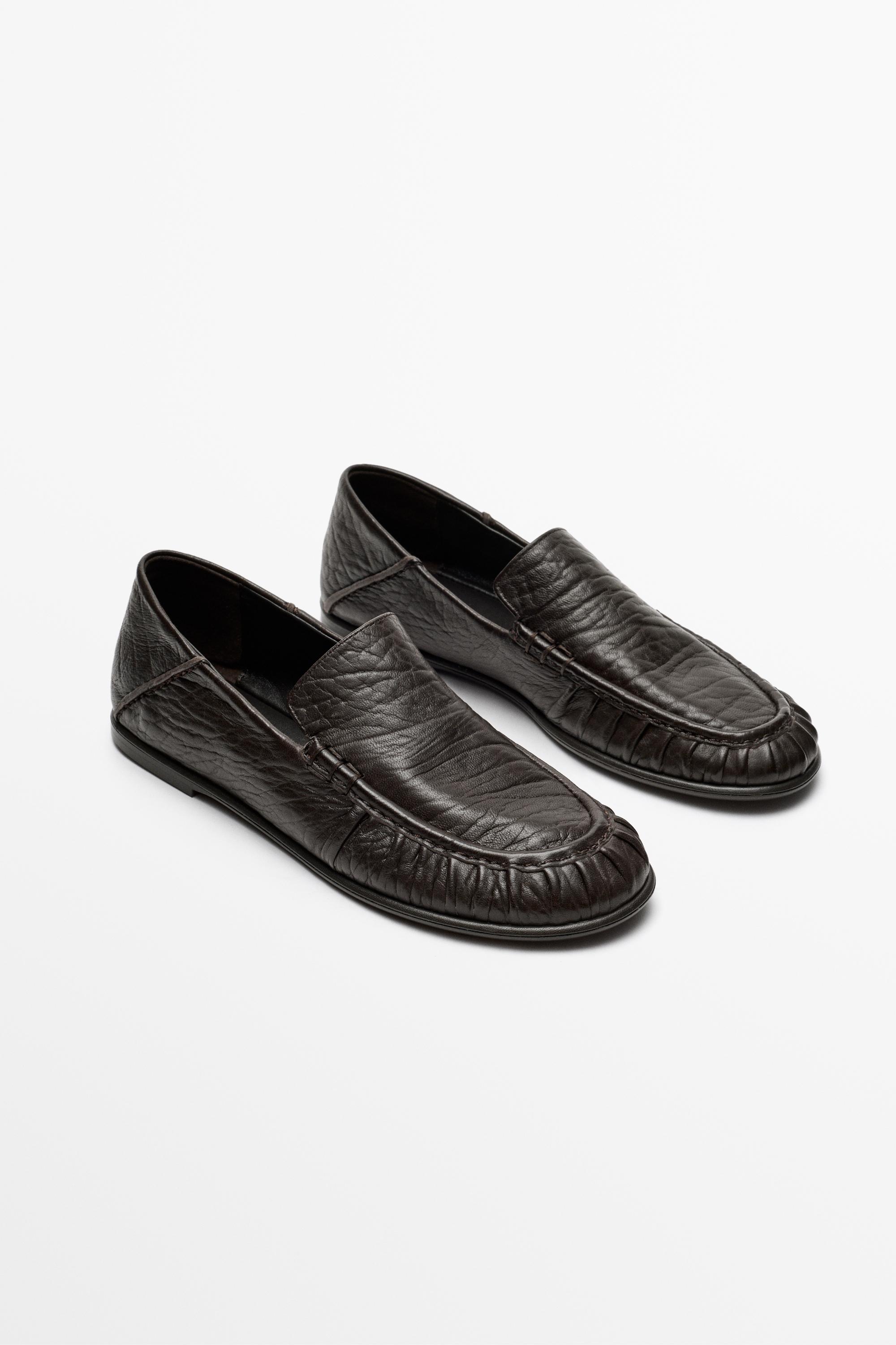 Milled leather loafer