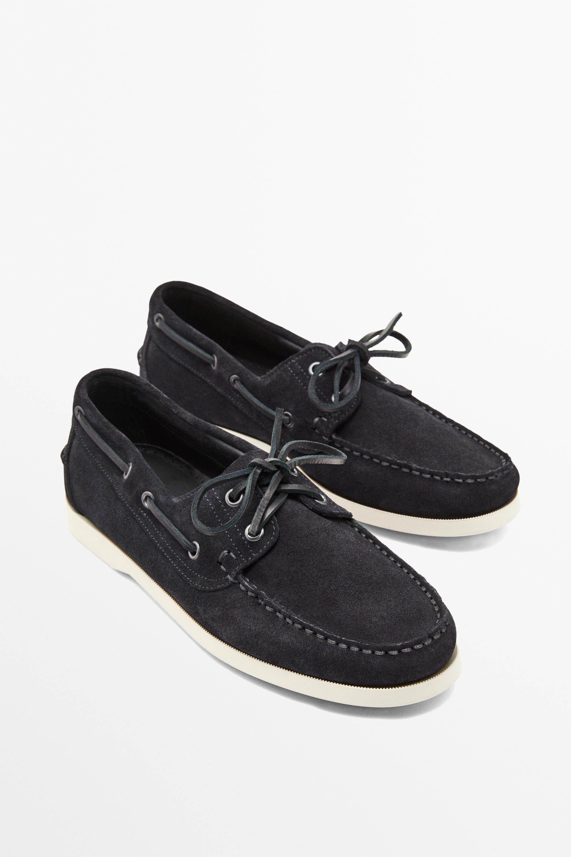 Leather deck shoes