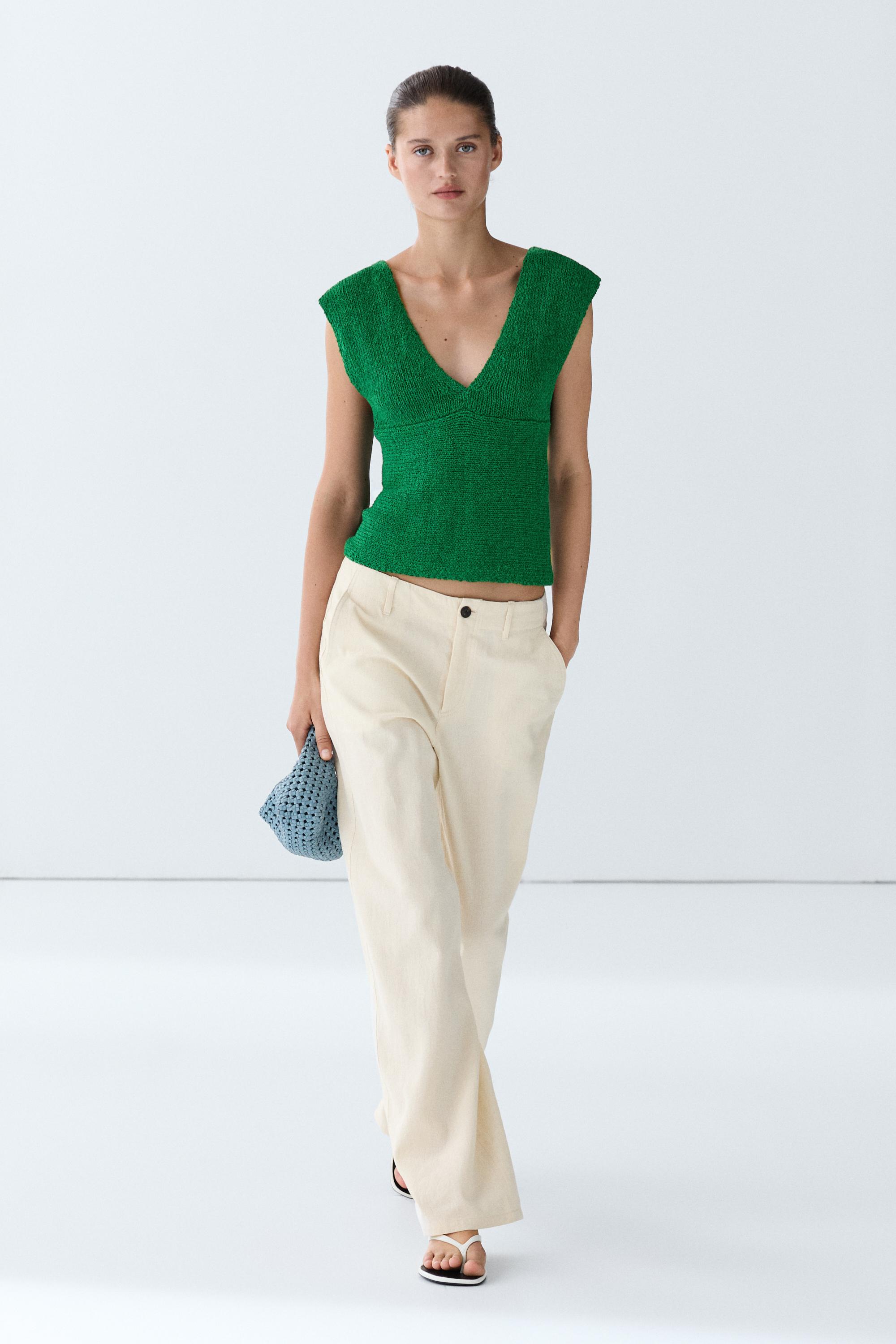 Cotton blend V-neck knit top