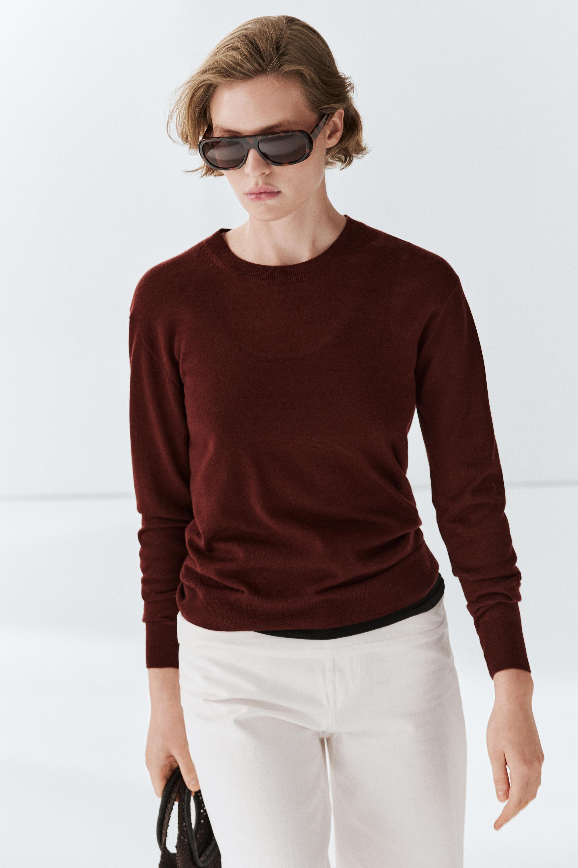 100% wool fine knit crew neck sweater