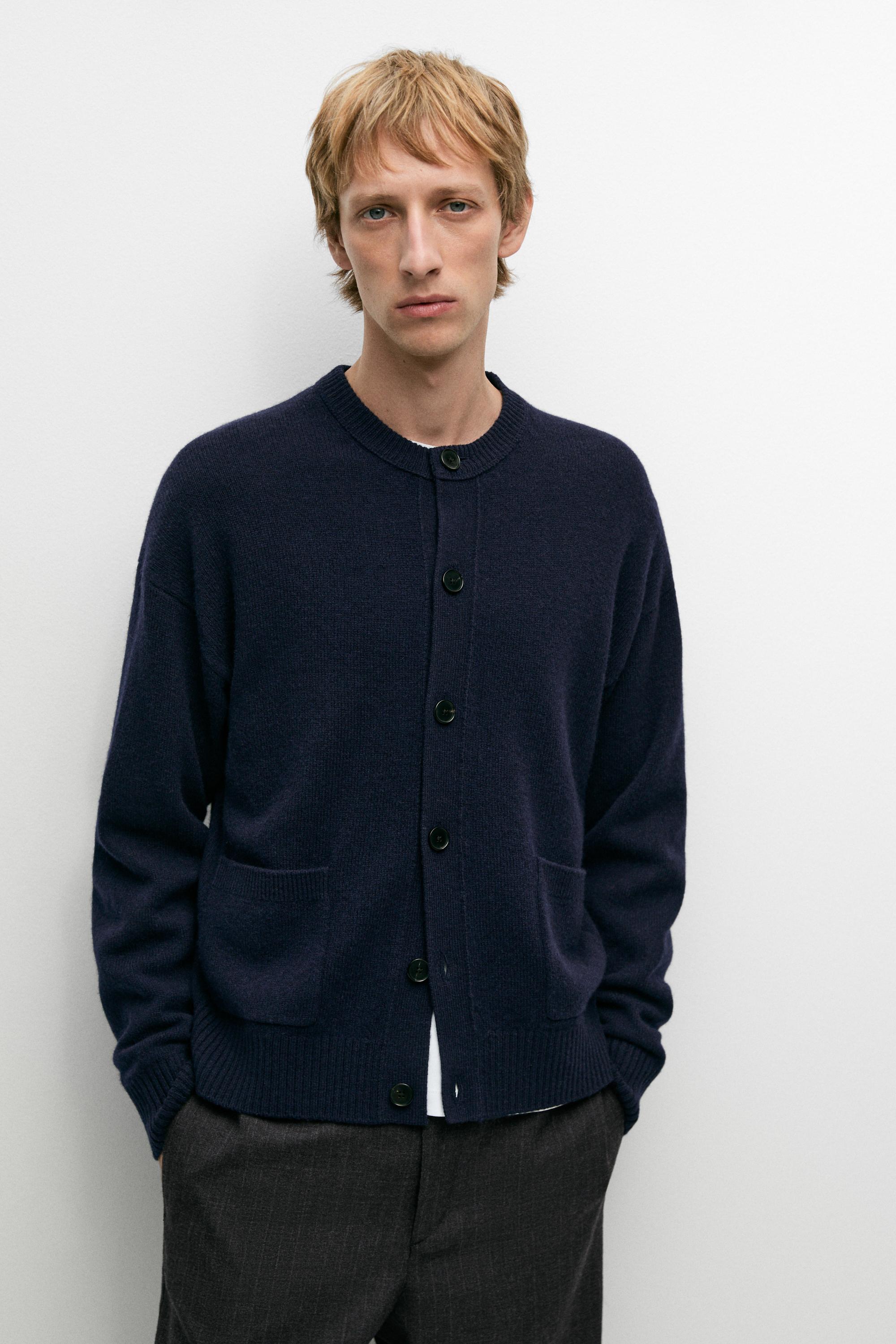 100% wool knit cardigan with pockets