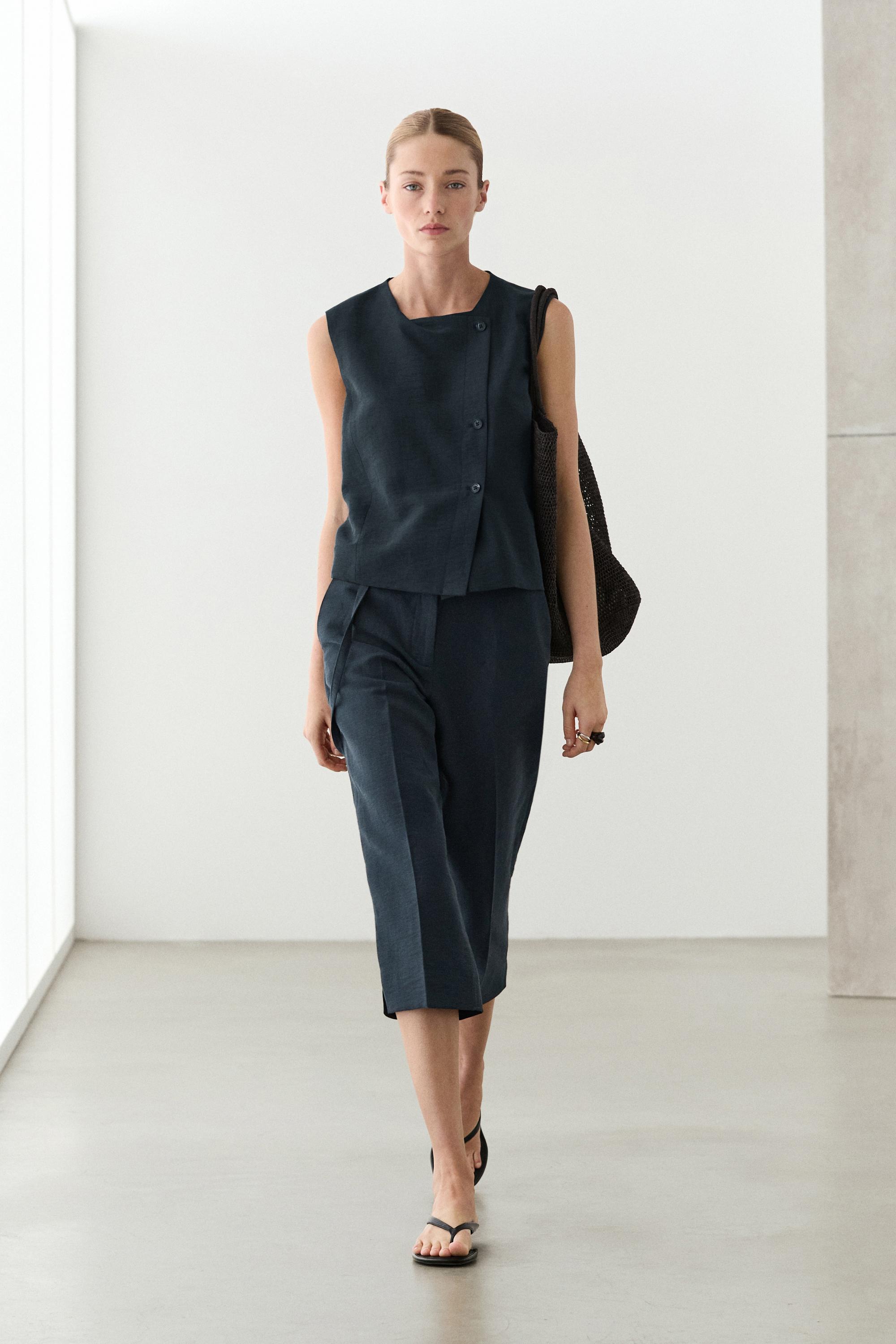 Linen asymmetric buttoned vest